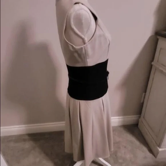 NWT Calvin Klein, size 4 , dress. - Picture 9 of 9